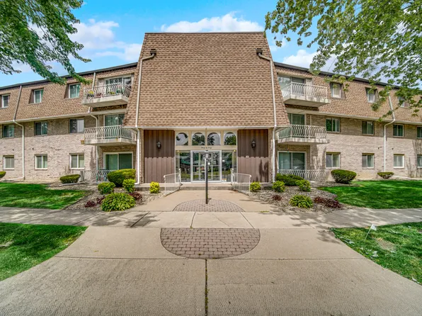 3240 N Manor Drive #317, Lansing, IL 60438
