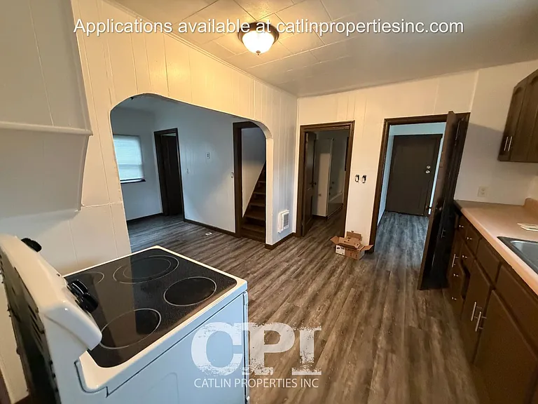 305 Rosewood St — Photo 6