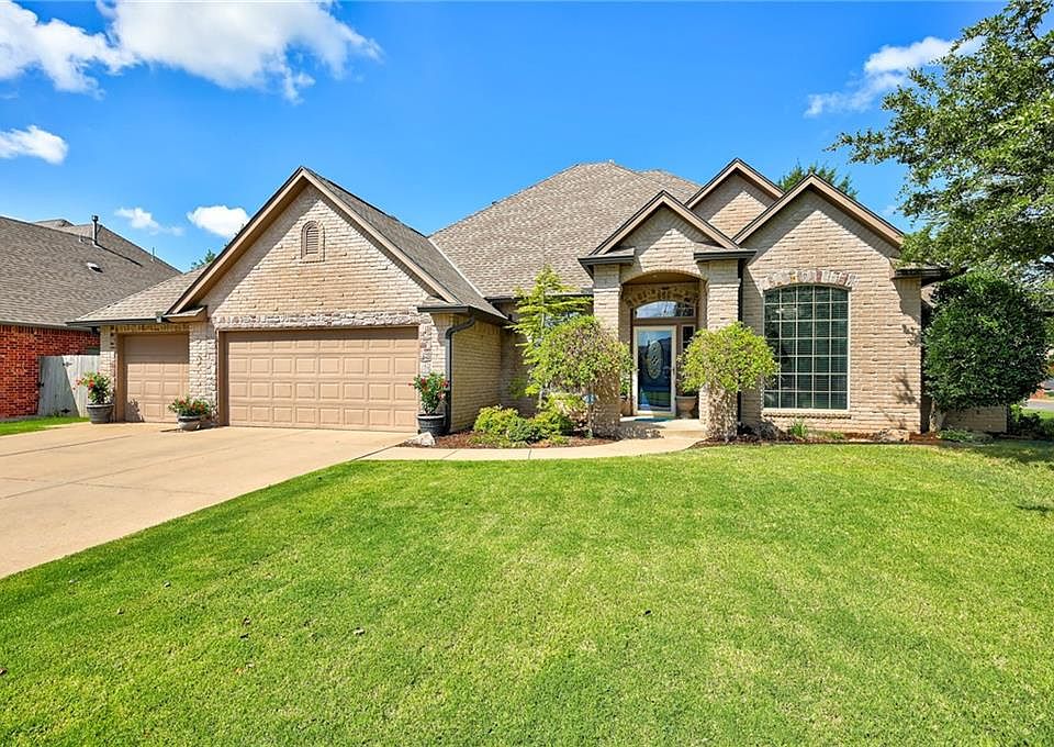 1st image of 13101 Winding Vine Ln