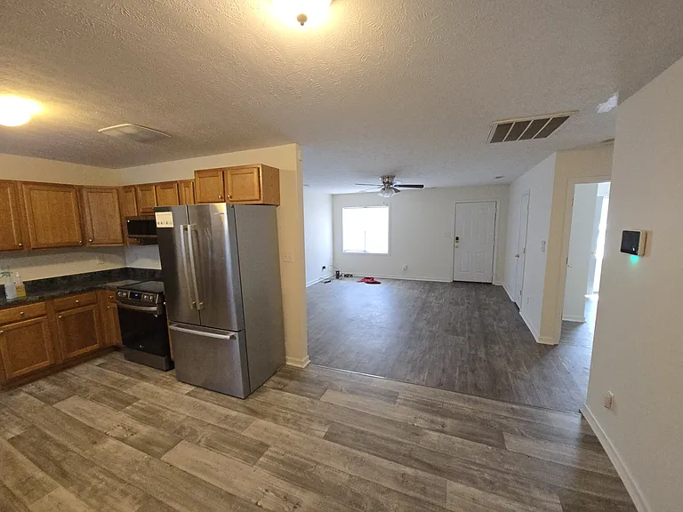 1504 Mack St — Photo 6