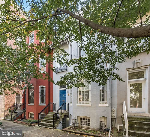 1722 Willard St NW #B Photo 1