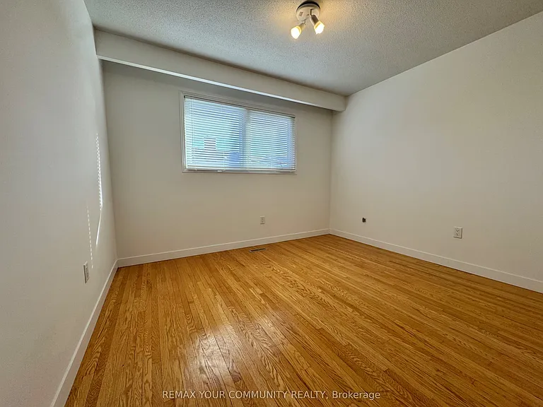 165 Aberdeen Ave — Photo 18