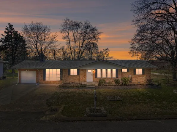 8002 Plaxco Dr, Chattanooga, TN 37421