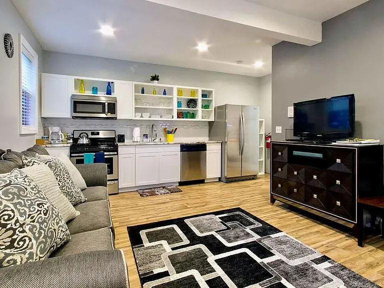 514 Monastery Pl #1F — Photo 1