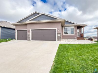 2704 S Keyrell Dr, Sioux Falls, SD, 57106