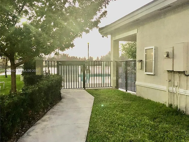 12740 SW 131st Ter #12740 — Photo 39