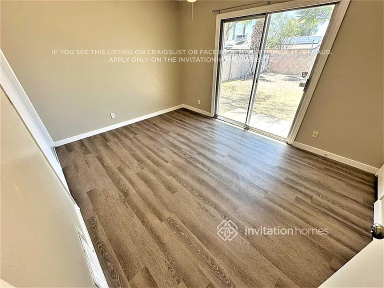 111 E McKinley St — Photo 8