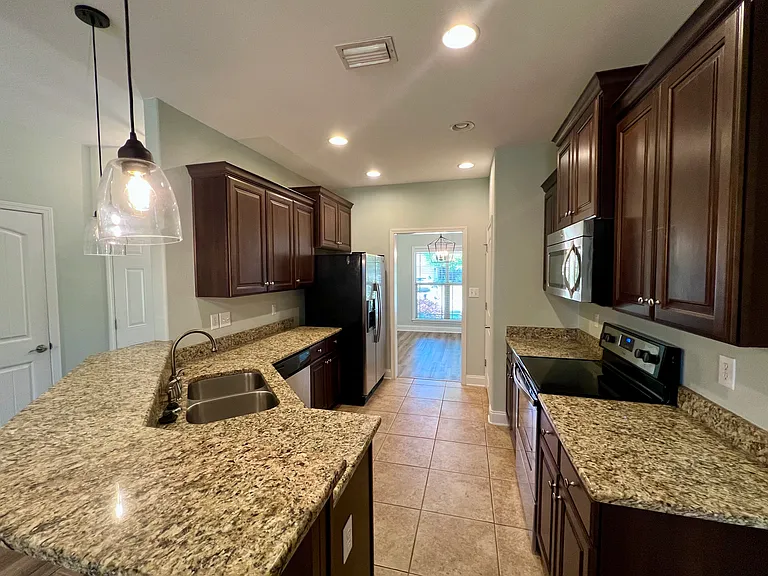 9923 Summer Woods Cir N — Photo 3