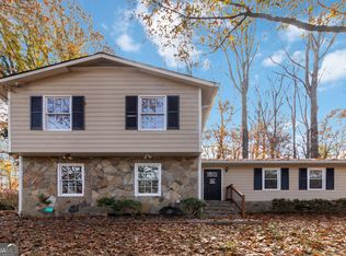 888 Chartley Dr, Lilburn, GA 30047
