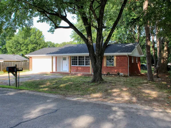 1104 Meadowcrest Dr, Mountain Home, AR 72653