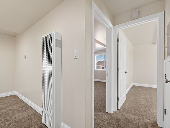 5th image of 647 17th St APT D