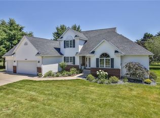 4009 Pine Meadow Dr, Eau Claire, WI 54701