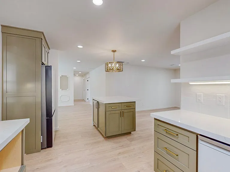 8005 Pickard Ave NE — Photo 26