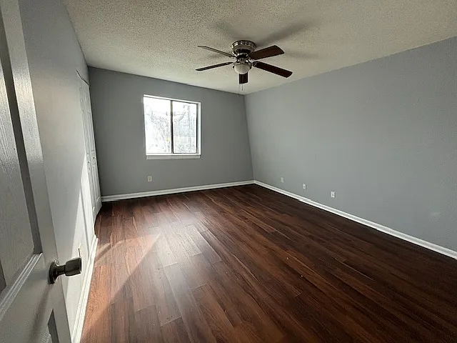 517 W Market St #A — Photo 13