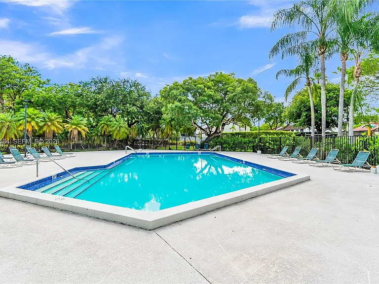 13340 SW 88th Ter #D — Photo 37