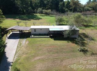 78 Spurgeon Gilbert Rd, Hendersonville, NC 28792