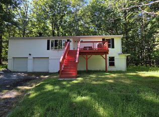 107 Lower Lakeview Dr, Hawley, PA 18428