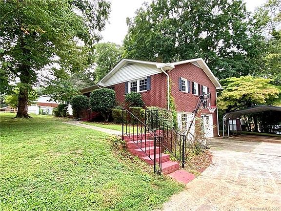 4th image of 627 Greenbriar Ave