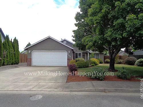 260 SW Oregon Trail Dr Photo 1