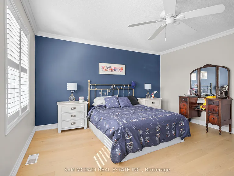 95 Kerr St W #2 — Photo 28