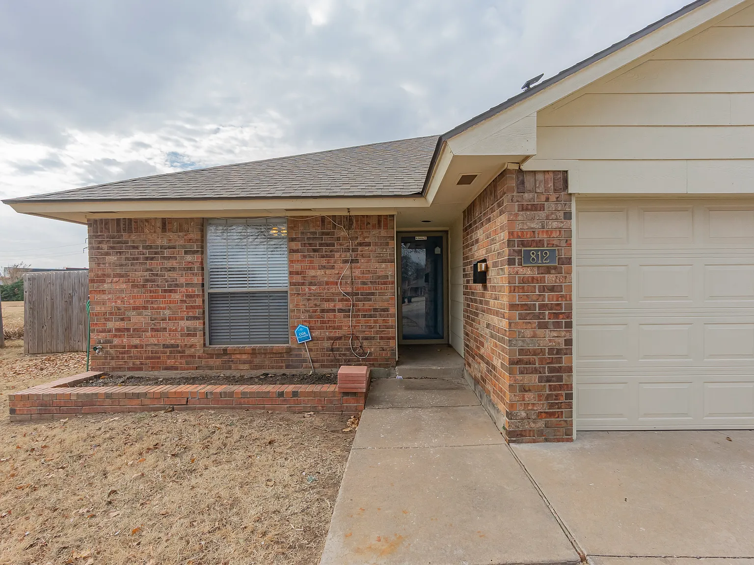 813 Delmar Ct — Photo 1