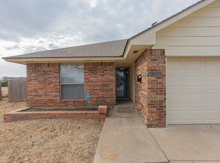 813 Delmar Cir, Moore, OK 73160