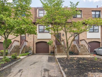 4904 N Oaks Blvd, North Brunswick, NJ, 08902