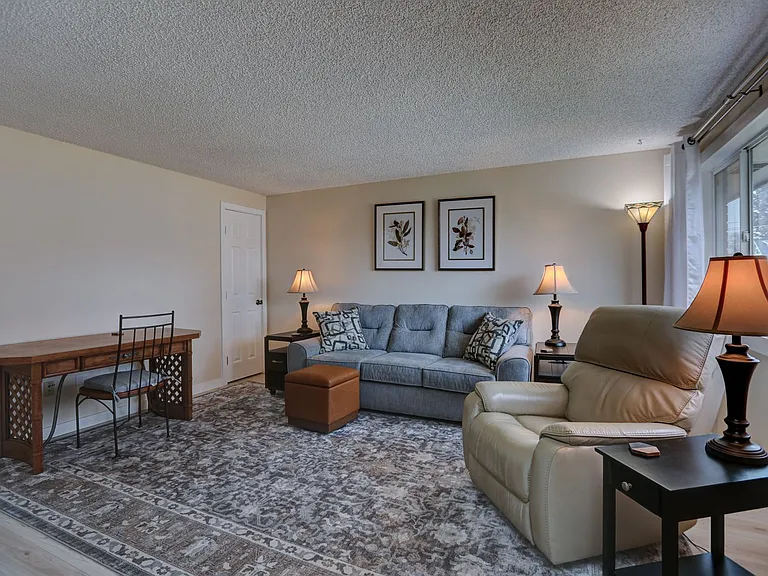 1206 E Heroy Ave — Photo 2