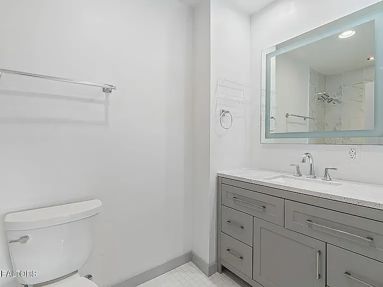 3636 Taliluna Ave #308 — Photo 14