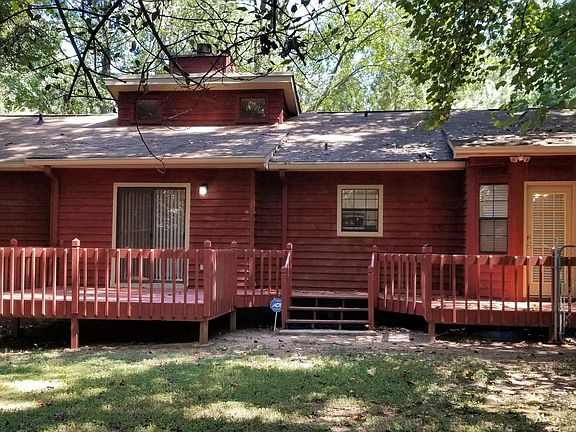 Decks galore in back!