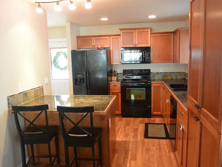 7610 NE 61st Way — Photo 3
