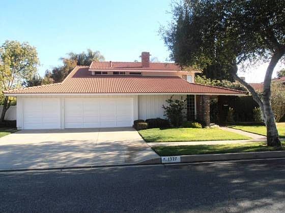 1st image of 1327 Woodlow Ct
