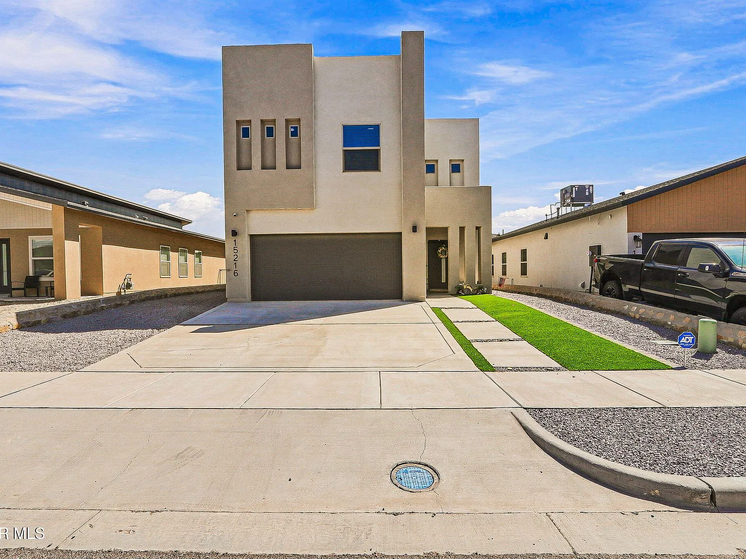 4 bed, 2.5 bath, 2155 sqft, $2,350 — Photo 3