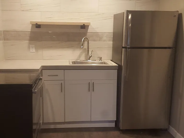 32 Allen St #2 — Photo 6