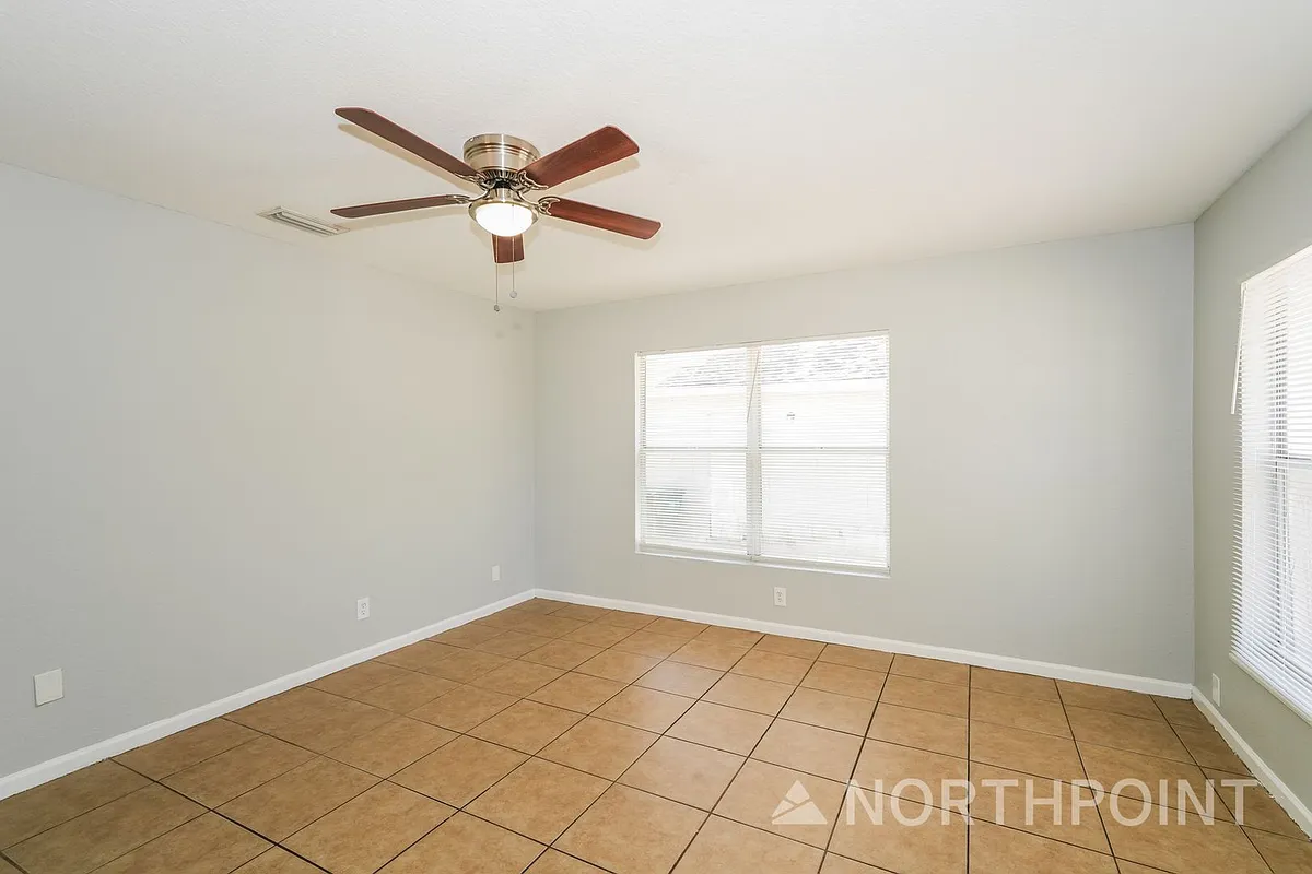 Building Photo - 5203 N 39th St