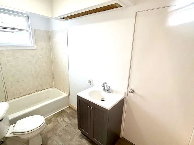 516 N Porter St #1 — Photo 12