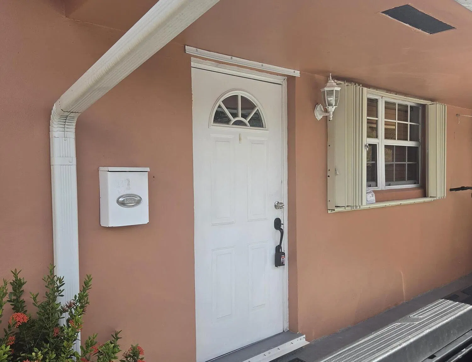 2 bed, 1.0 bath, 780 sqft, $2,000 — Photo 3