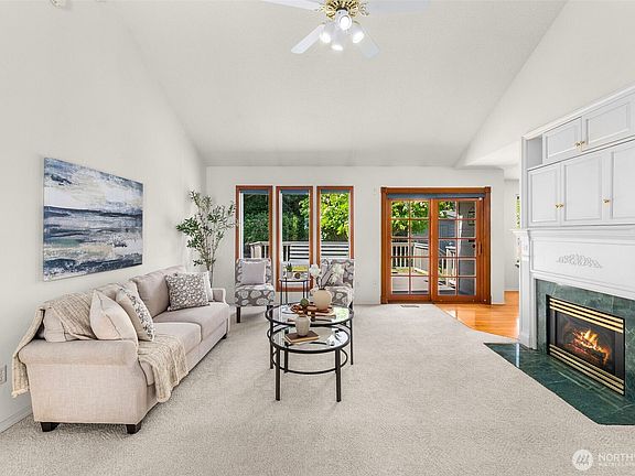 3rd image of 6211 Hickory Court SE