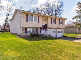 4829 Pine Trace Dr, Youngstown, OH 44515