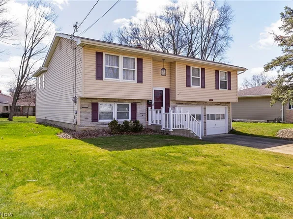 4829 Pine Trace Dr, Youngstown, OH 44515