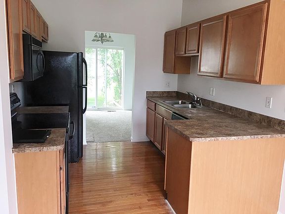 2nd image of 1236 University Dr #1