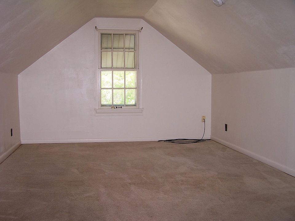 1st image of 1523 Canfield Ave