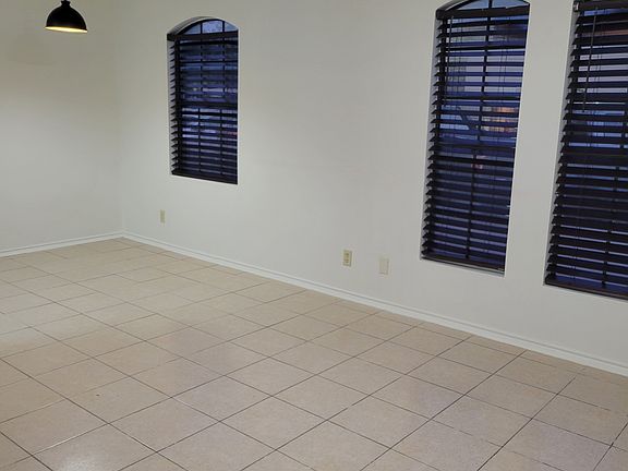 2nd image of 104 Belaire Dr #1