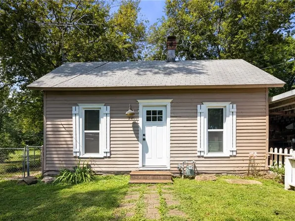 301 Hammond St, Waverly, KS 66871
