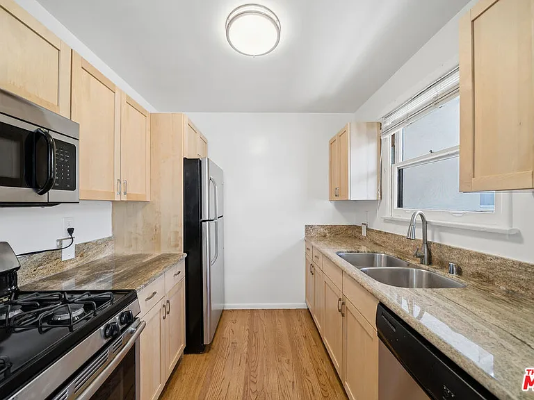 5303 Vantage Ave #1/2 — Photo 6