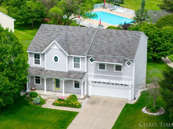 1877 Sun Park Dr, Zeeland, MI 49464