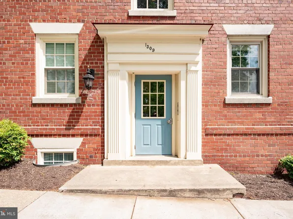 1309 E Abingdon Dr APT 2, Alexandria, VA 22314