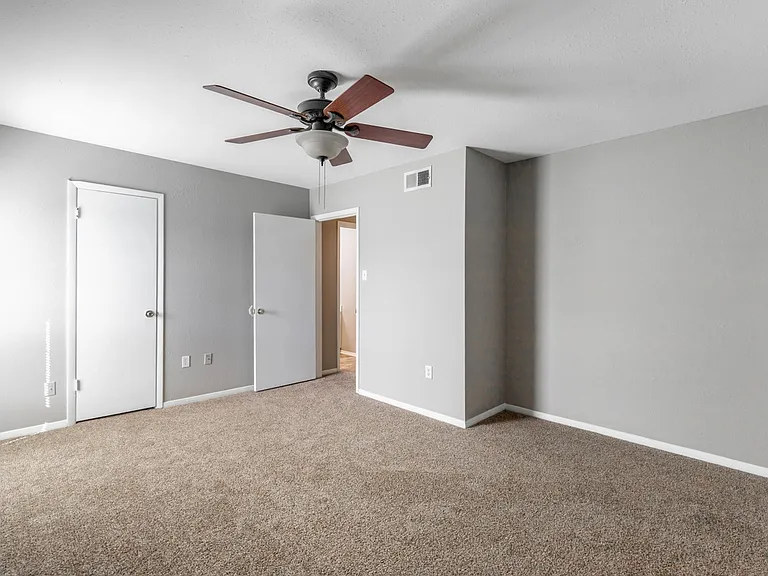 900 Mountain Creek Rd #J131 — Photo 15