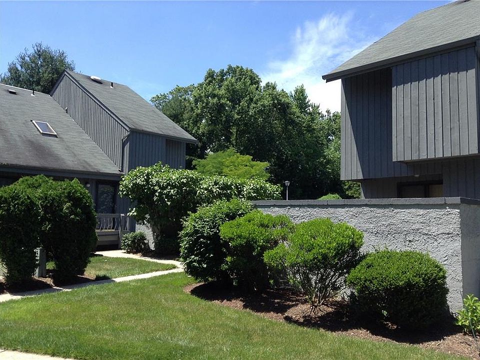 2nd image of 13 Linda Ln #13