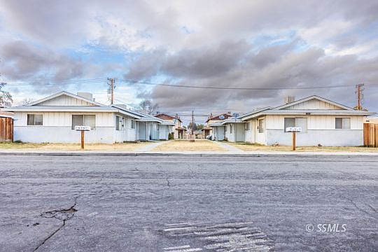1st image of 528 & 532 Commercial Ave